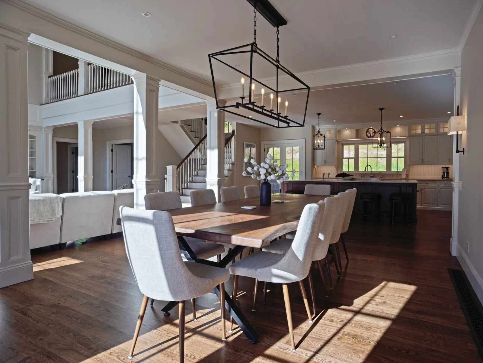 The Lakehouse — dining and kitchen